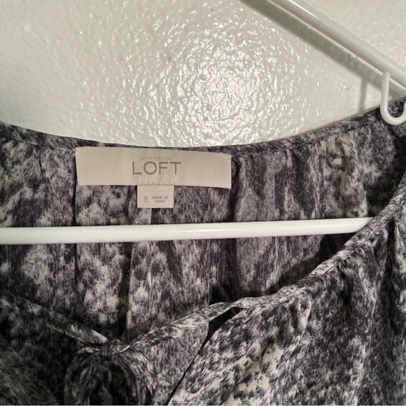 Loft Blouse Black Gray Snake Print Keyhole 3/4 Sleeve S - Picture 7 of 9